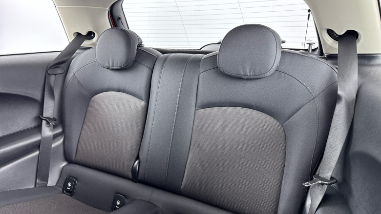 MINI Hatchback 1.5 Cooper Classic II 3dr [Comfort Pack] Petrol Hatchback